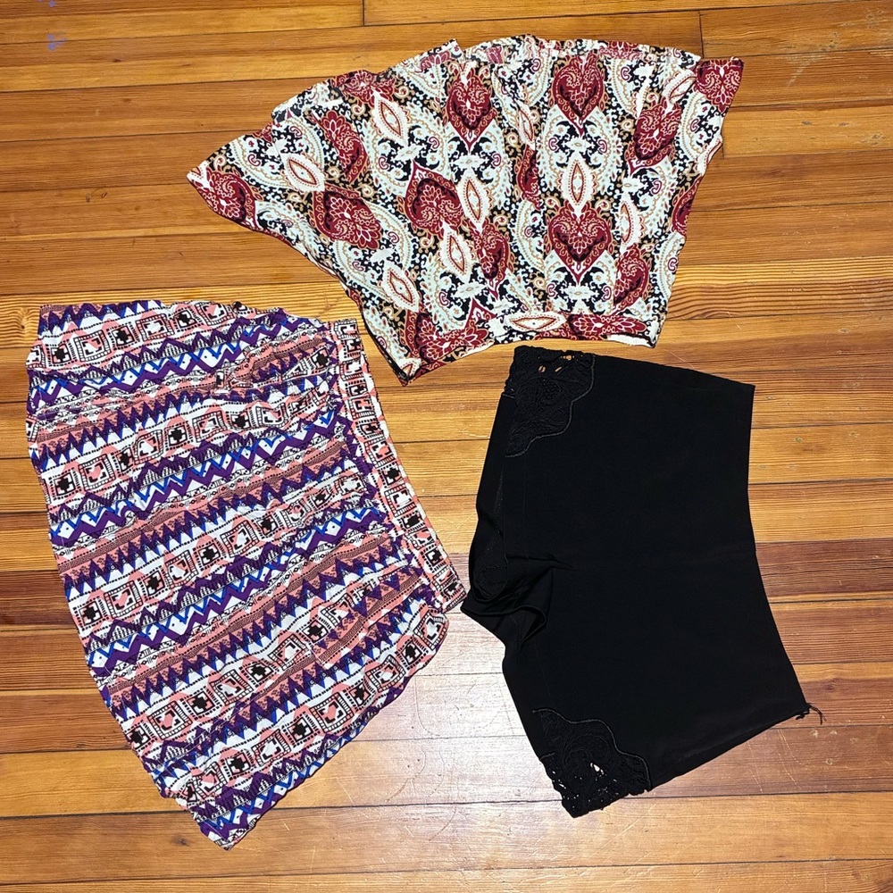 *Lot* Colorful Patterned Skirts and Black Shorts